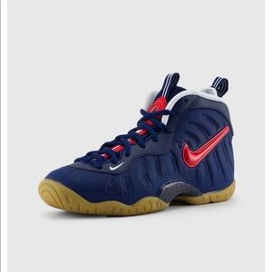 nike foam posit in a size 5, gently used , i need them off my hands